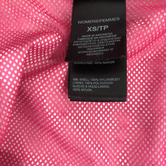 The North Face Windbreaker - Picture 8 of 10